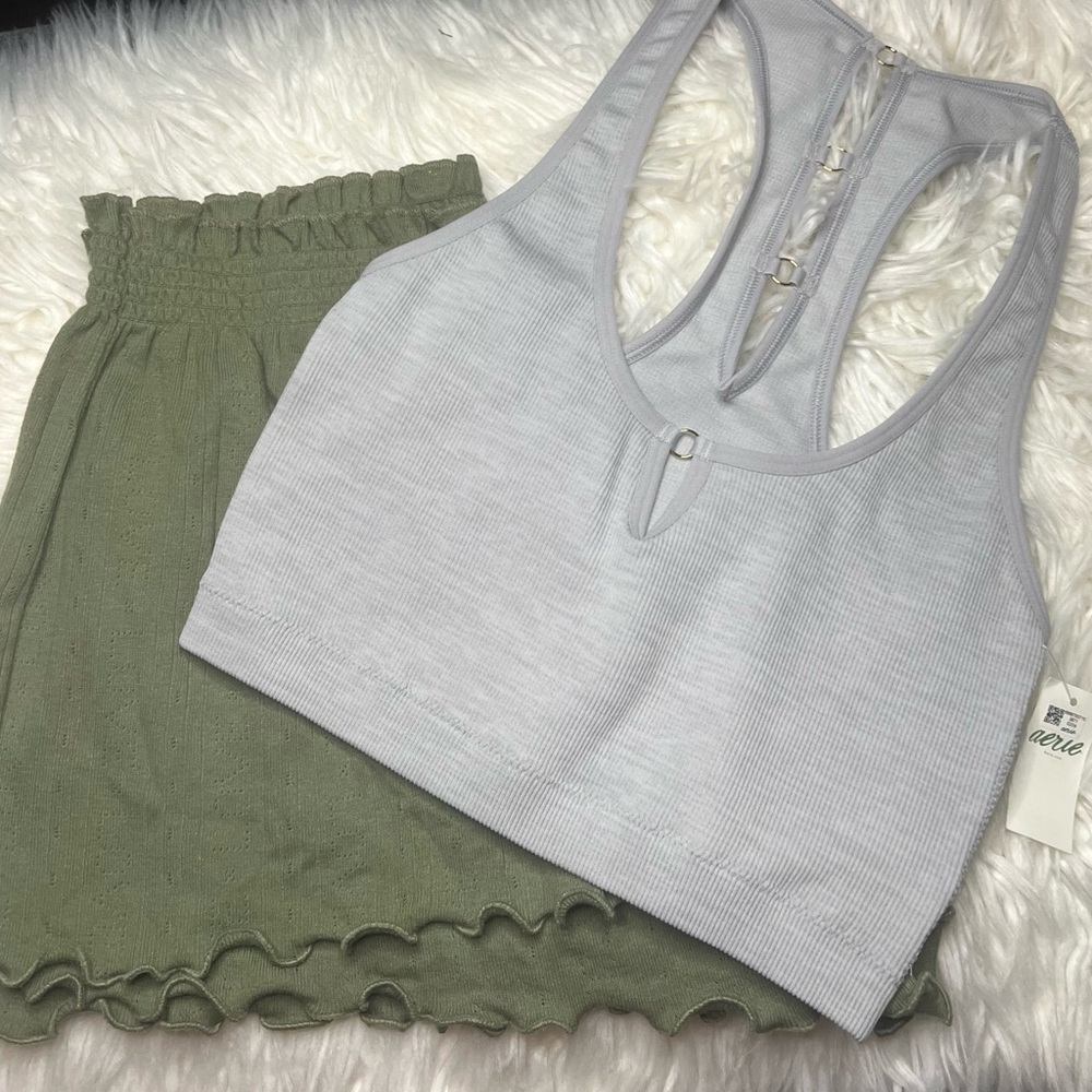 Aerie Light Gray Sports Bra and Olive Green Shorts Set of 2 Sz med 8/10 nwt